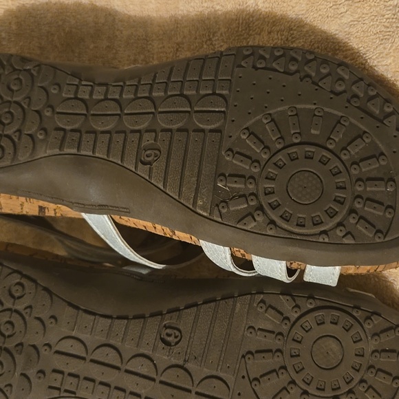 Sandals Bearpaw - Picture 2 of 2